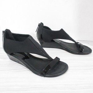 DONALD J. PLINER 'DOREEN' CLOSED HEEL TOE THONG SANDALS! BLACK PATENT LEATHER.